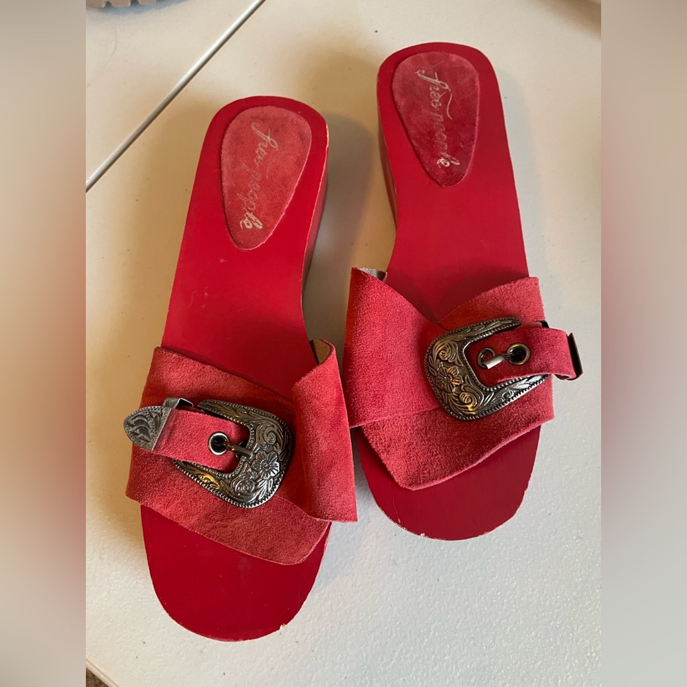 Free People Westtown Slide Clogs size 38 in Gently used condition in Red